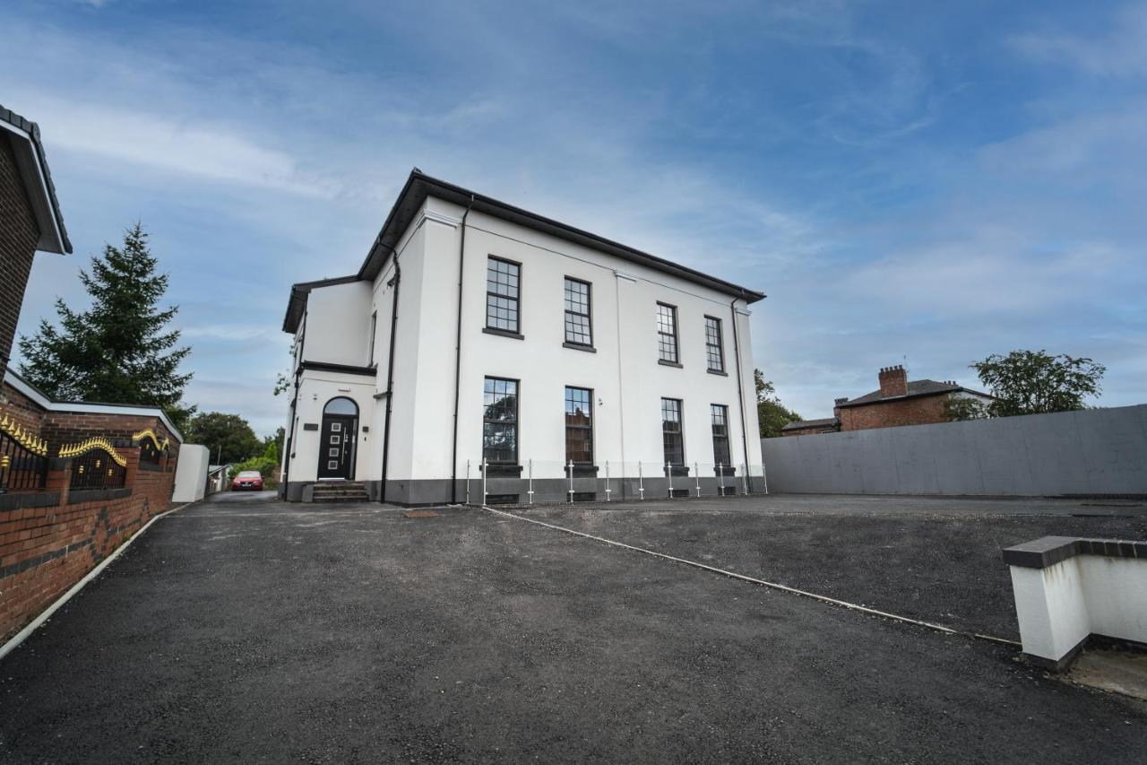 The Ashcroft Free Parking 4* Eccles